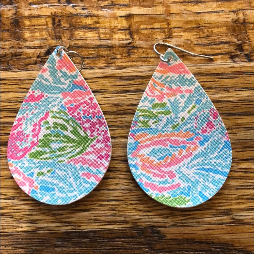 Lilly-inspired earrings